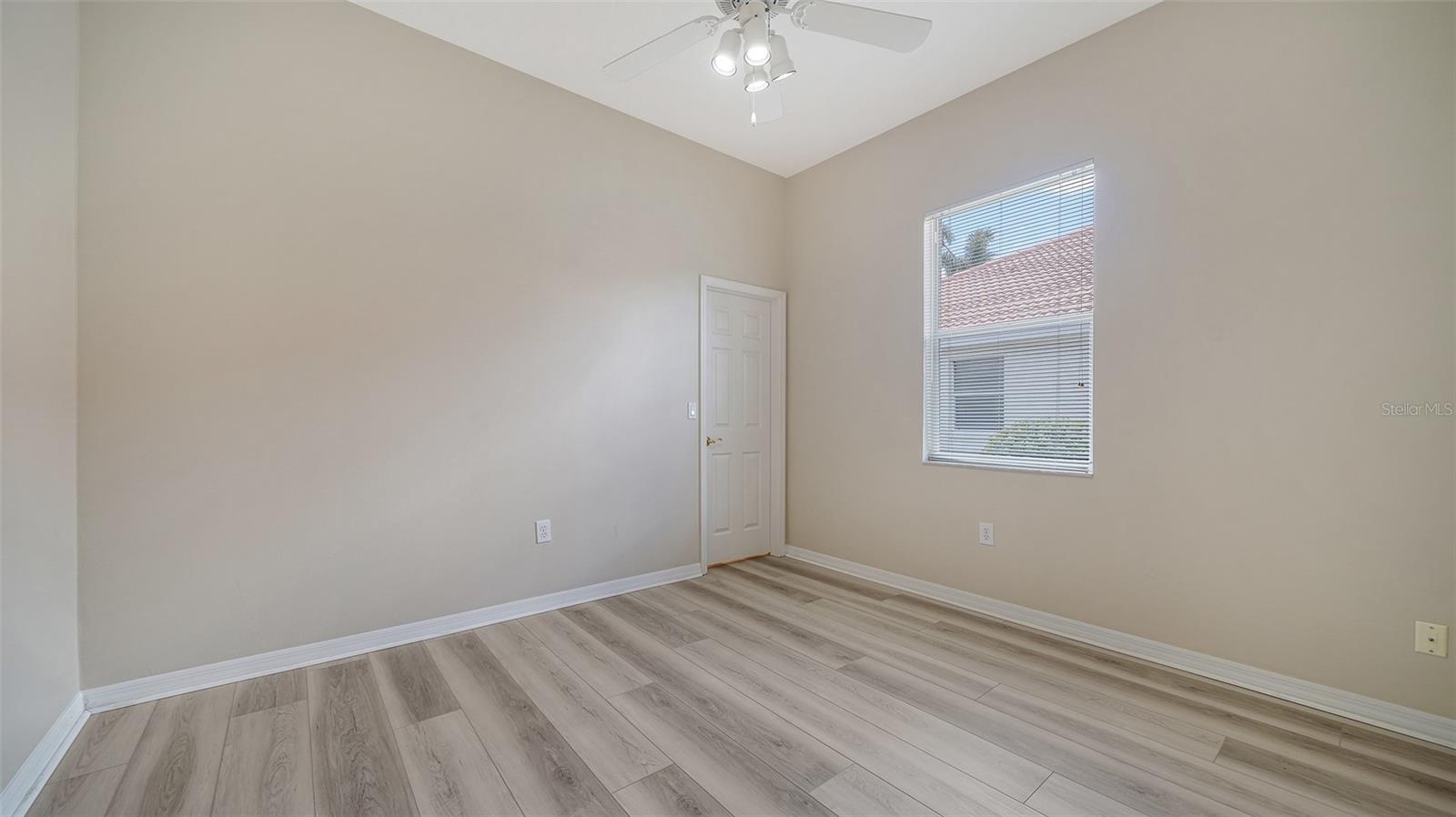 Image 25 of 69 For 5939 Sandstone Avenue