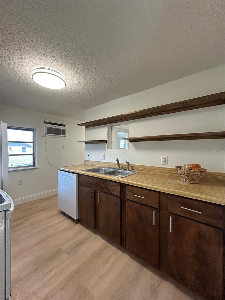 Image 6 of 25 For 2024 Dixie Avenue