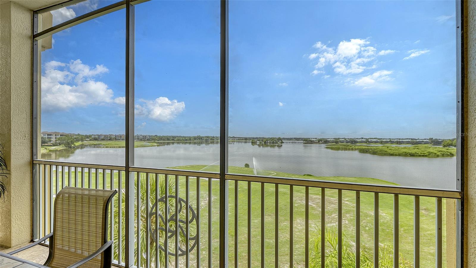 Image 14 of 55 For 6350 Watercrest Way 402