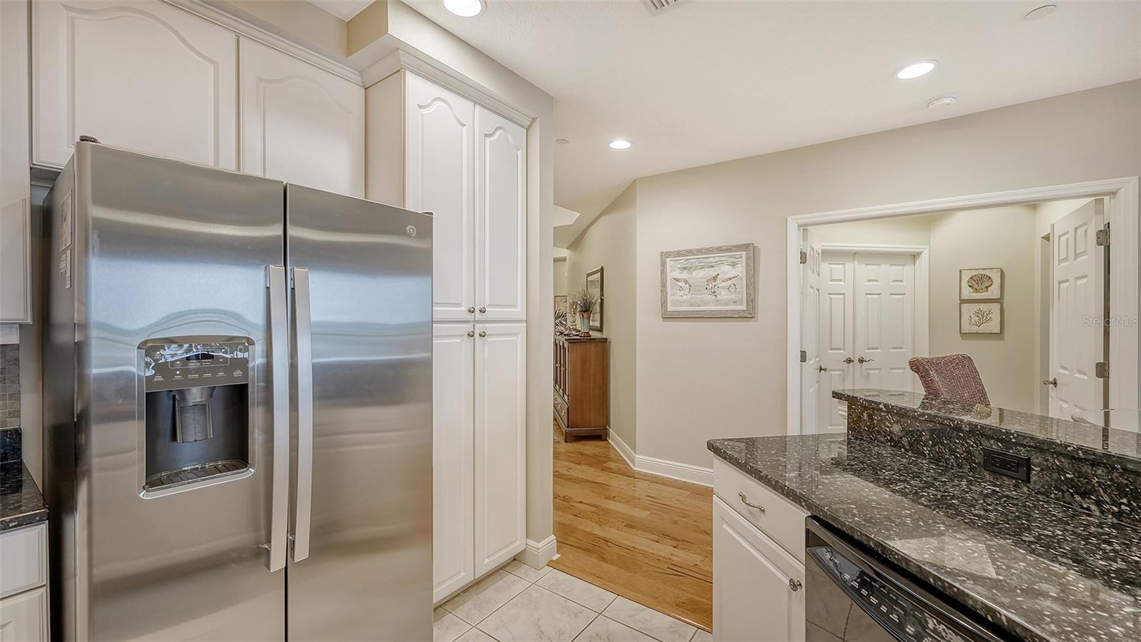 Image 18 of 55 For 6350 Watercrest Way 402