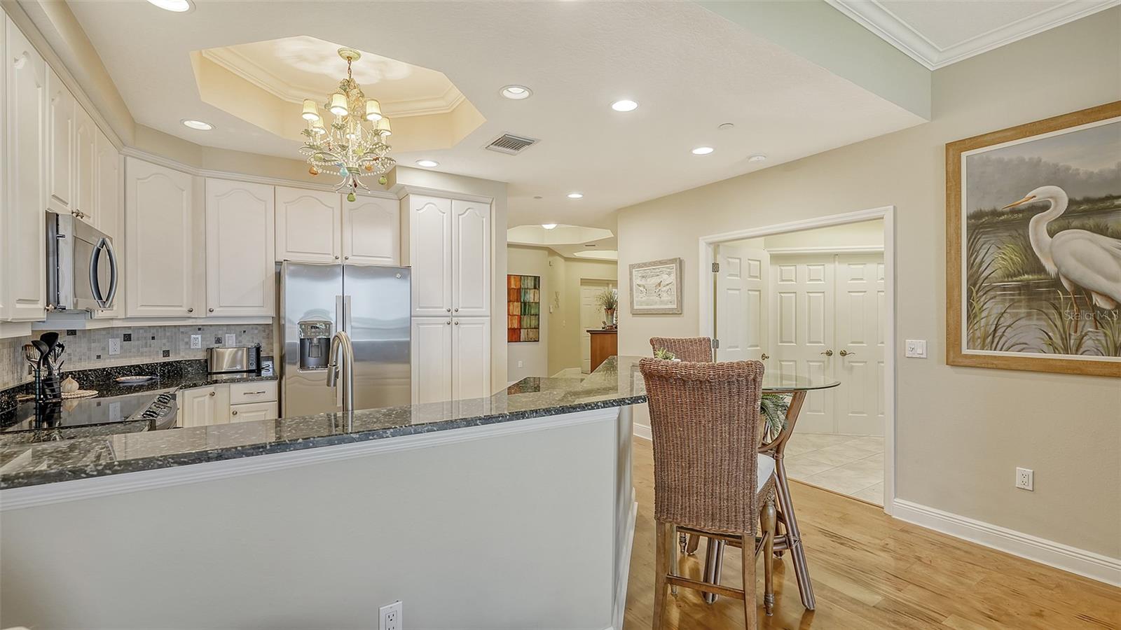 Image 19 of 55 For 6350 Watercrest Way 402