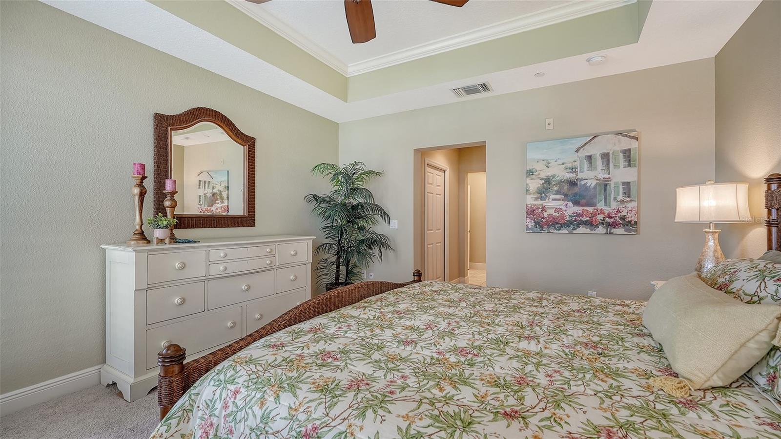 Image 26 of 55 For 6350 Watercrest Way 402