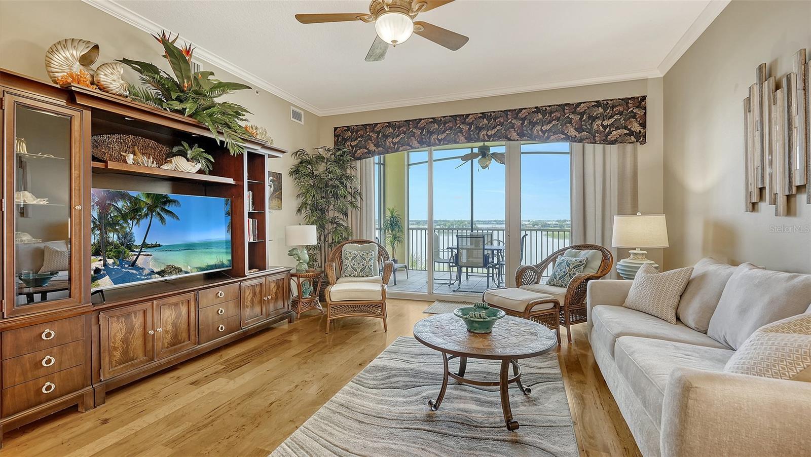 Image 8 of 55 For 6350 Watercrest Way 402