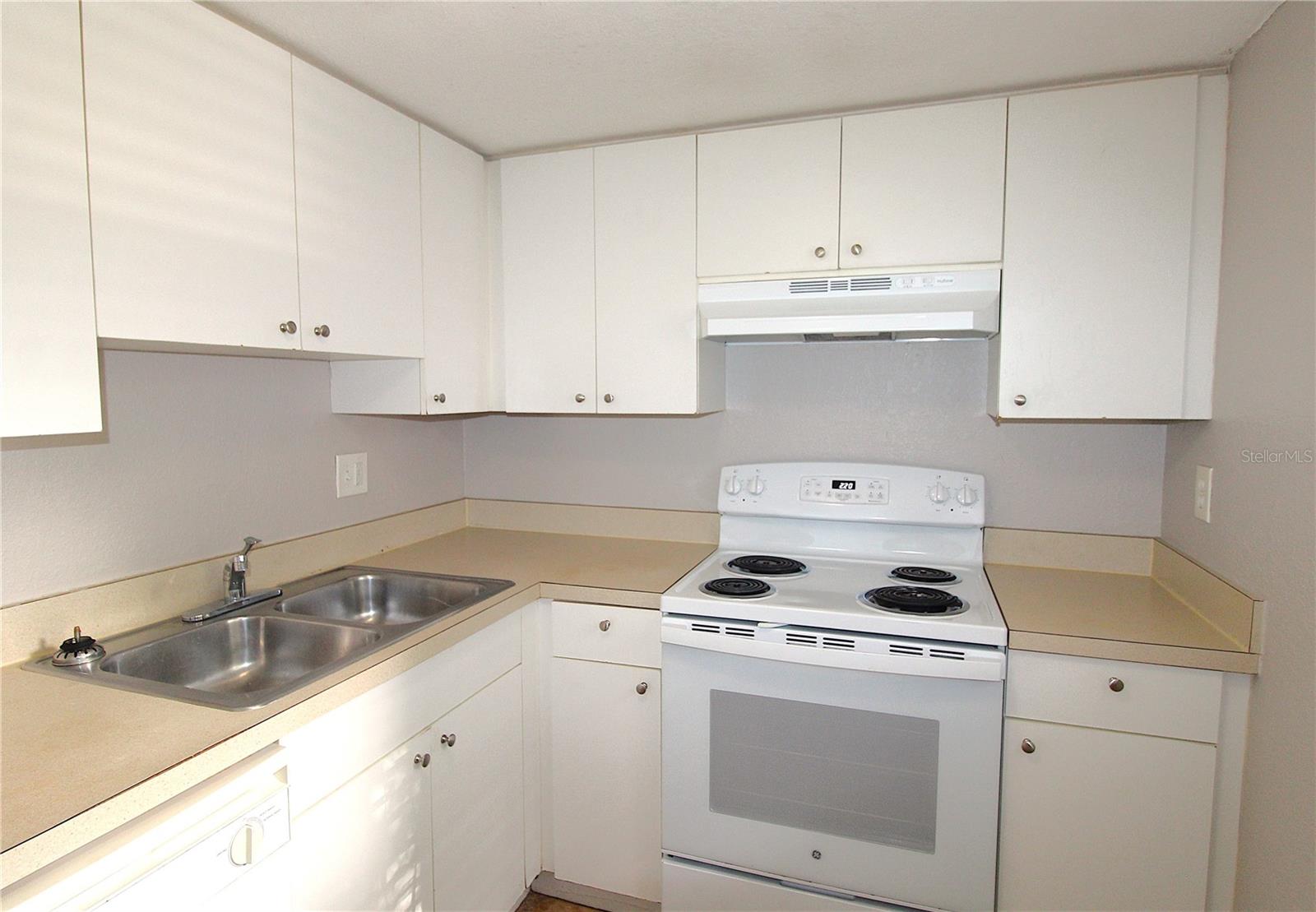 Image 6 of 14 For 5310 26th Street W 1502