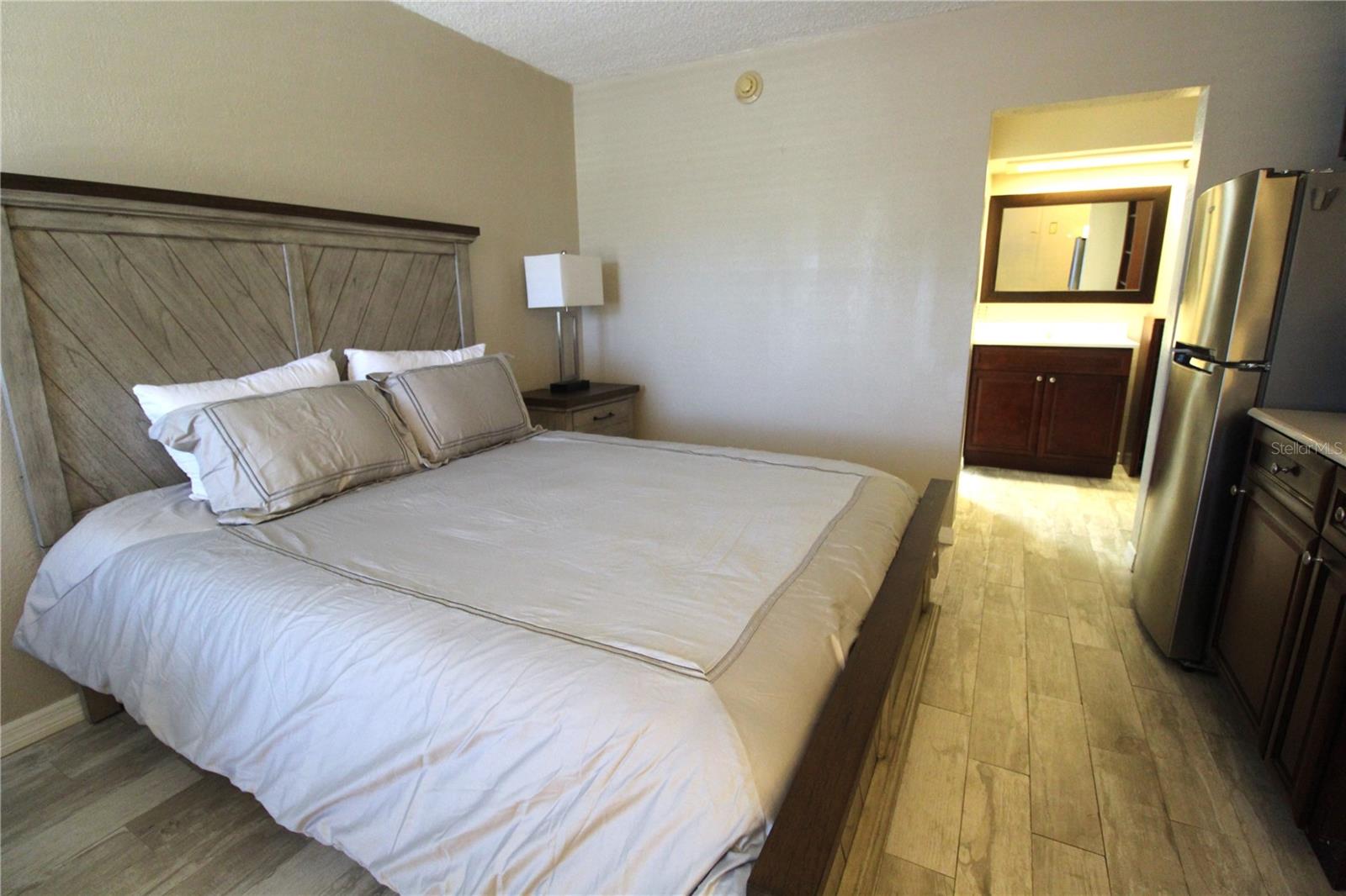 Image 10 of 16 For 7150 N Tamiami Trail C226