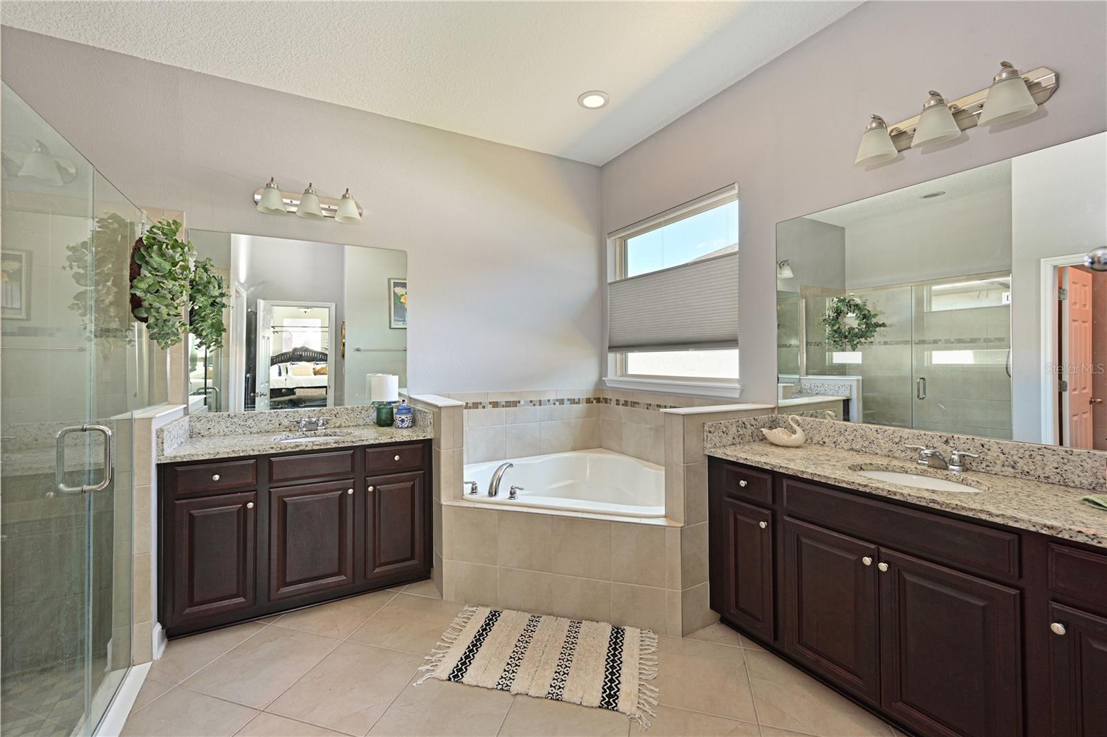 Image 13 of 35 For 11608 8th Terrace Ne