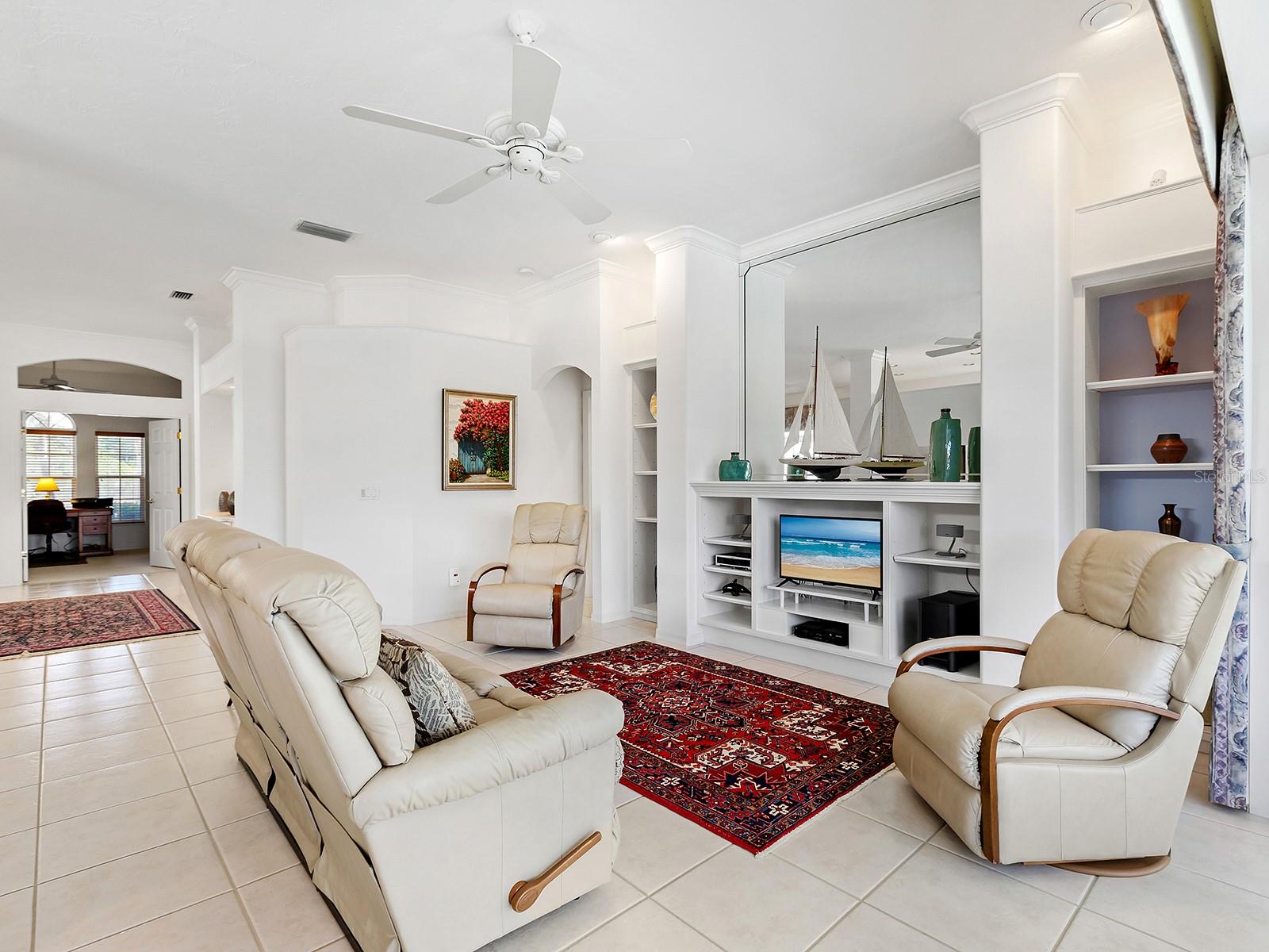 Image 16 of 42 For 10106 Glenmore Avenue