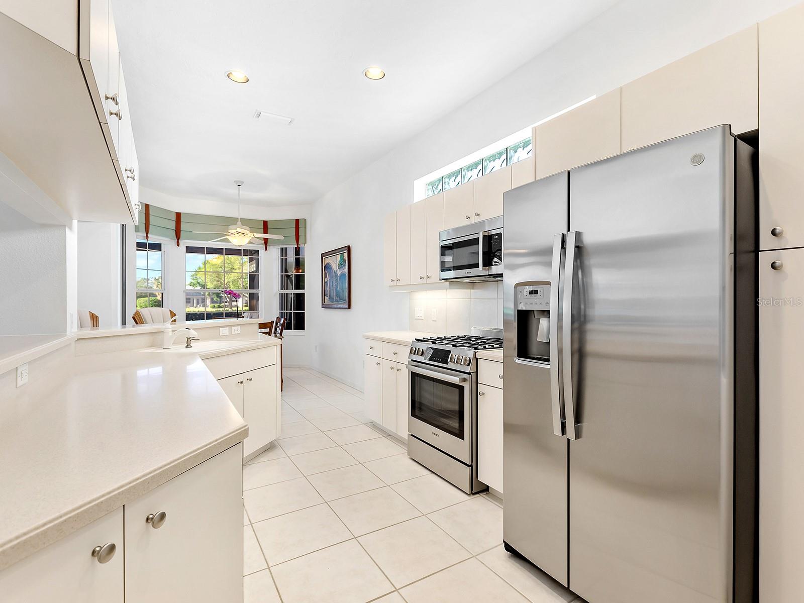 Image 19 of 42 For 10106 Glenmore Avenue