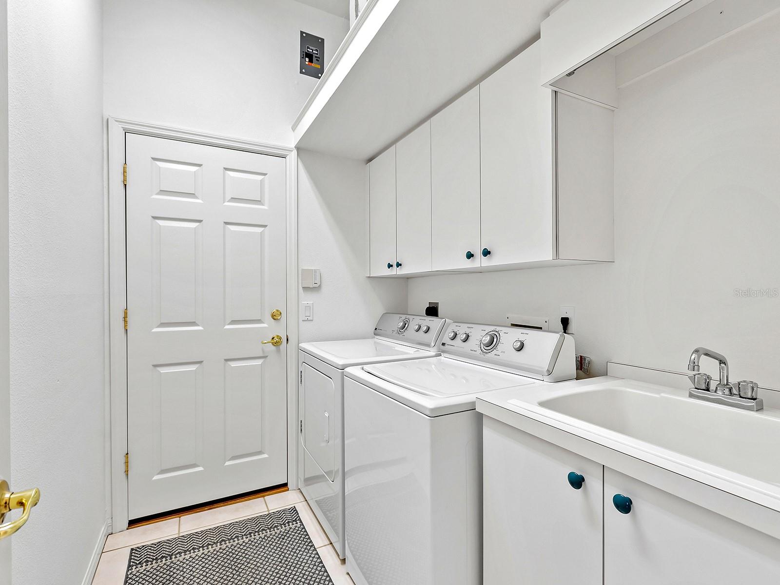 Image 37 of 42 For 10106 Glenmore Avenue