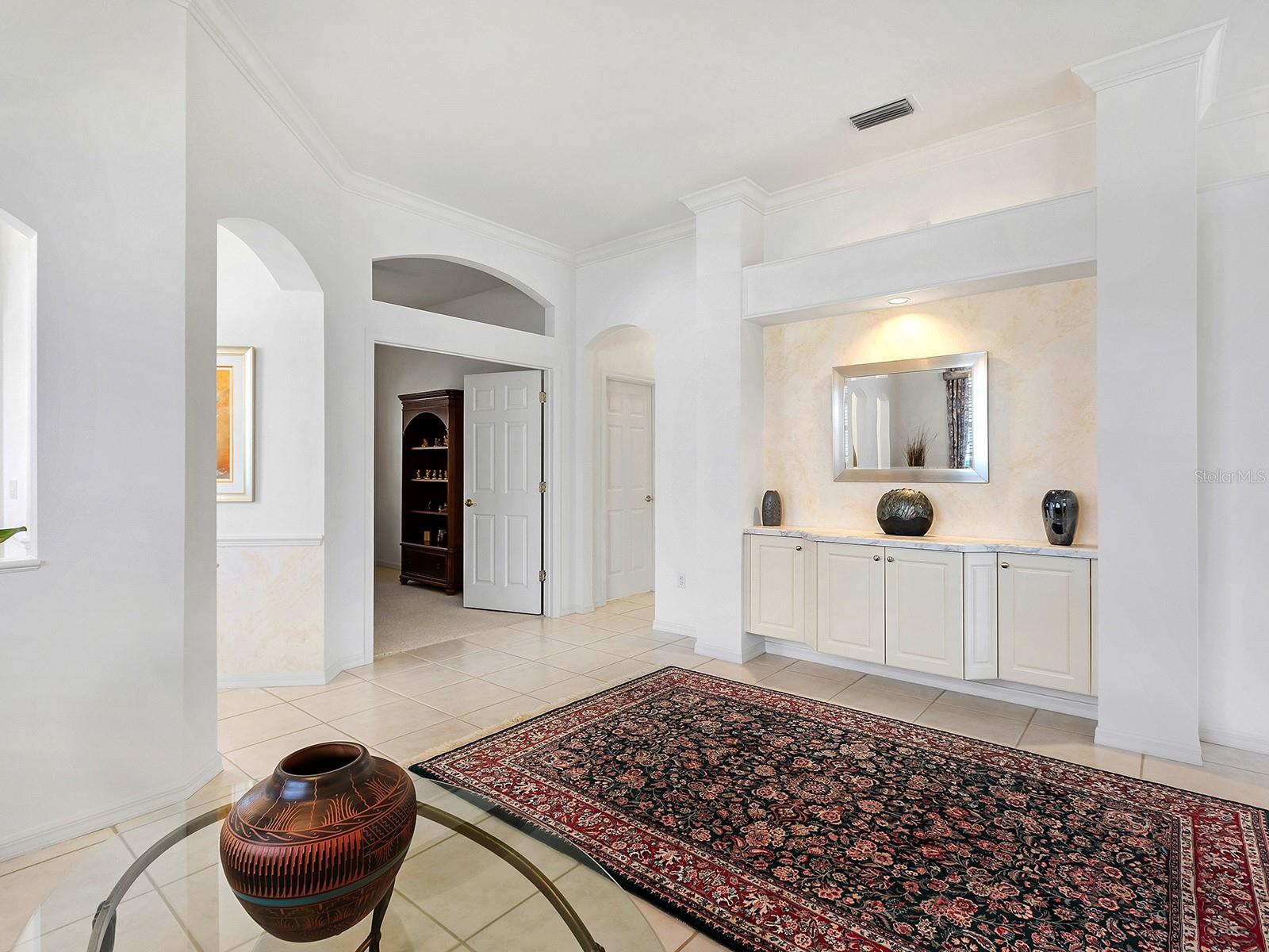 Image 4 of 42 For 10106 Glenmore Avenue