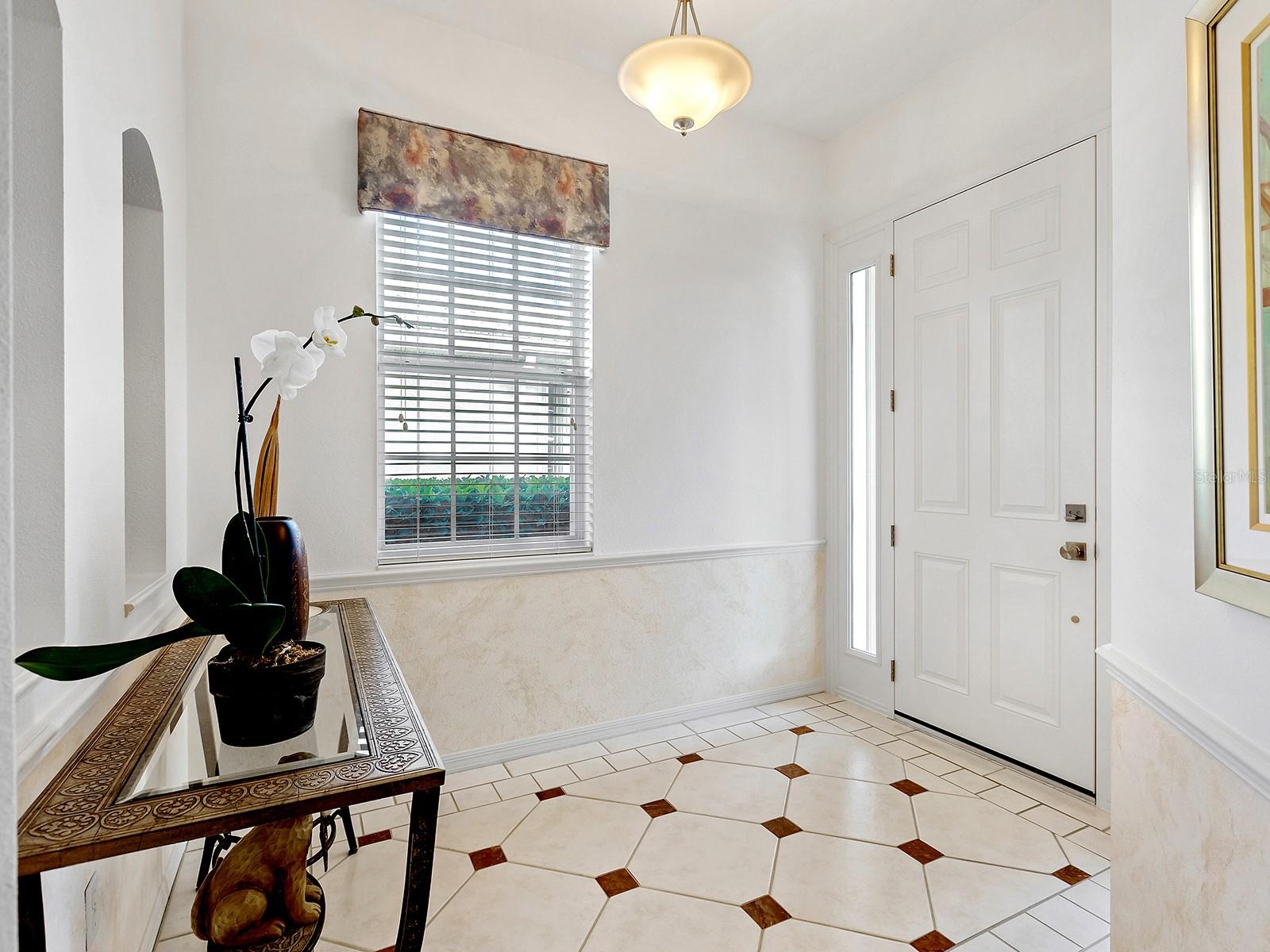 Image 5 of 42 For 10106 Glenmore Avenue