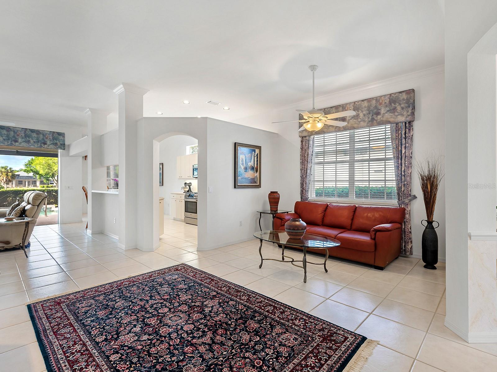 Image 8 of 42 For 10106 Glenmore Avenue