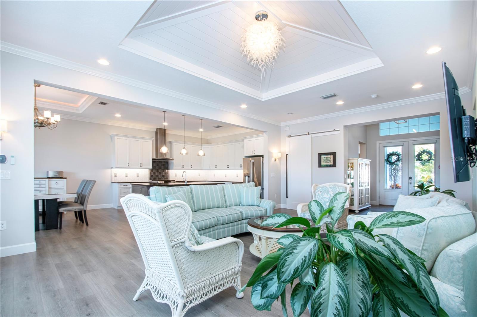 Image 24 of 100 For 7732 Sandhill Lake Drive