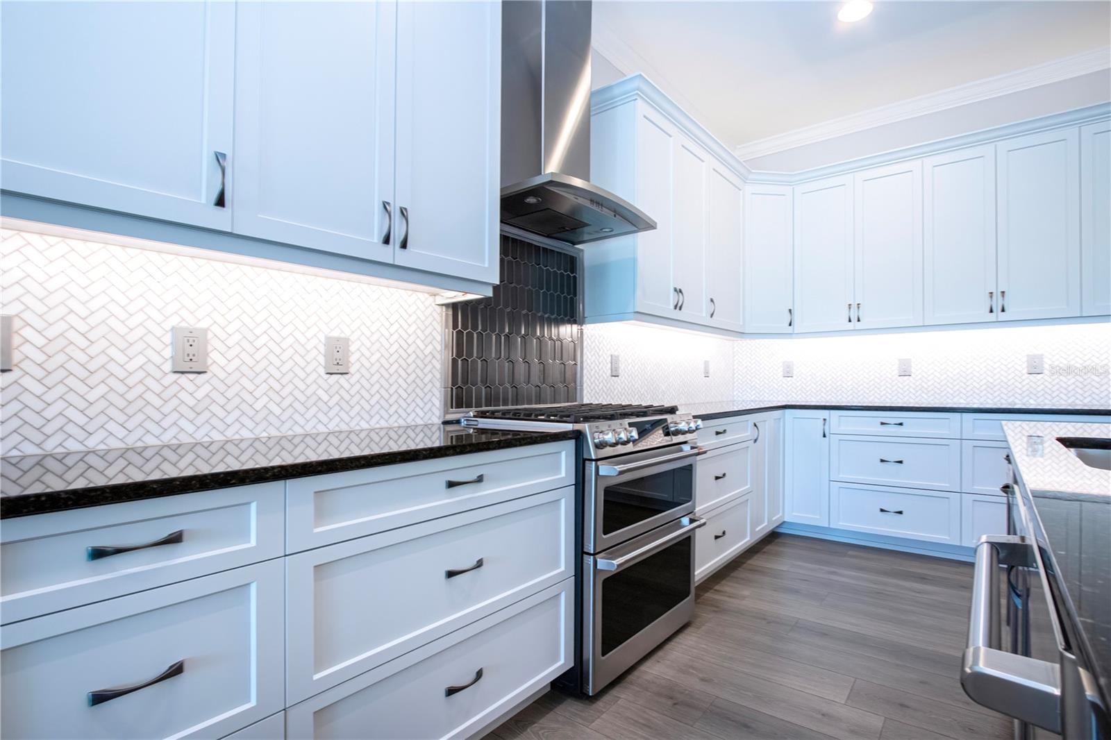 Image 49 of 100 For 7732 Sandhill Lake Drive