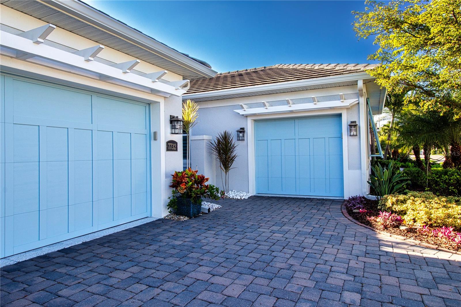 Image 9 of 100 For 7732 Sandhill Lake Drive