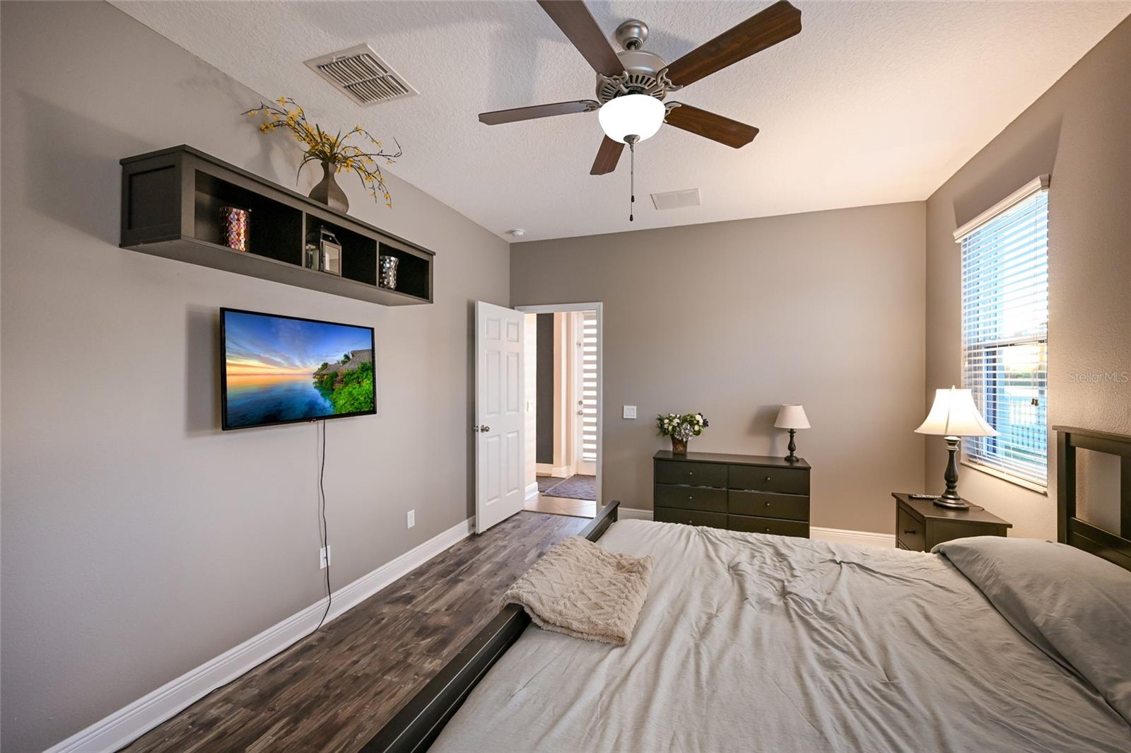 Image 29 of 90 For 11435 Leland Groves Drive