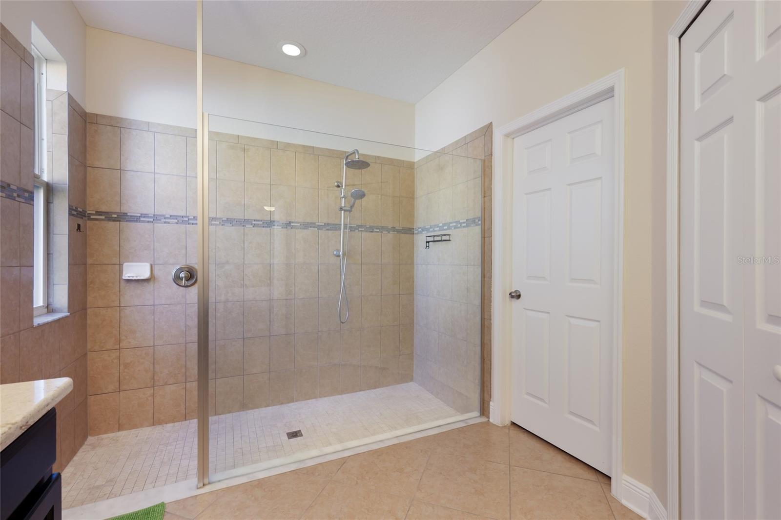 Image 31 of 90 For 11435 Leland Groves Drive