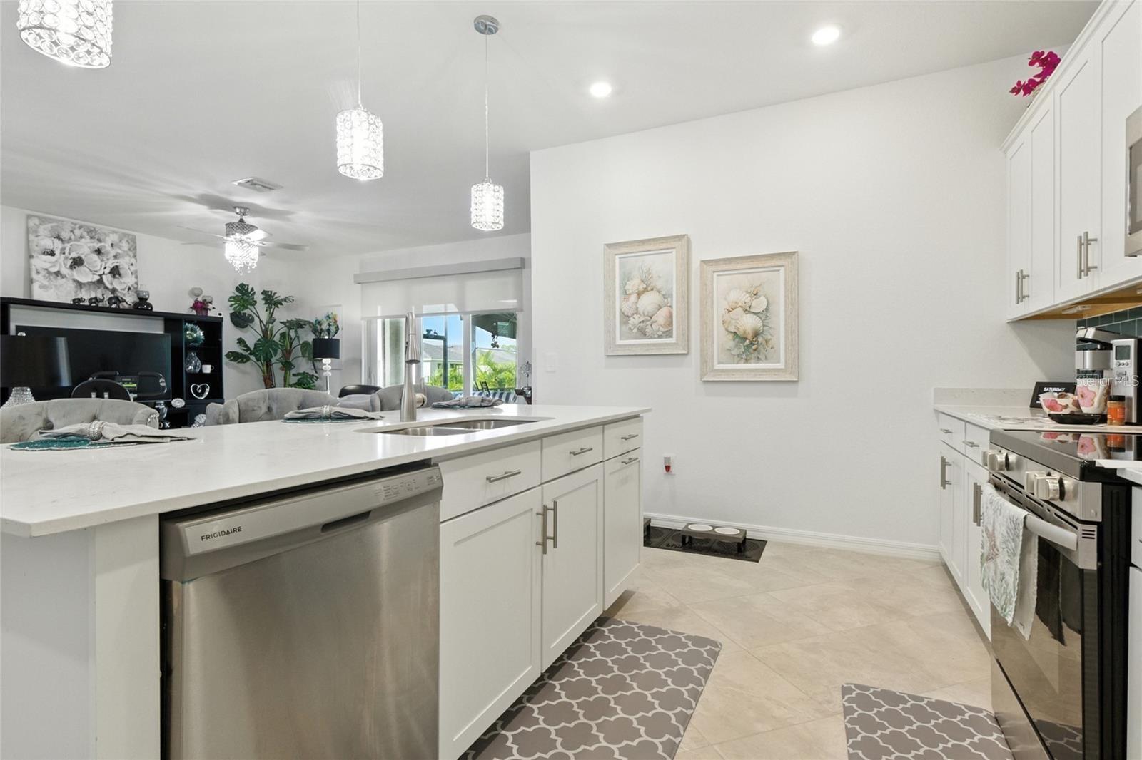 Image 15 of 41 For 19085 Cabernet Court