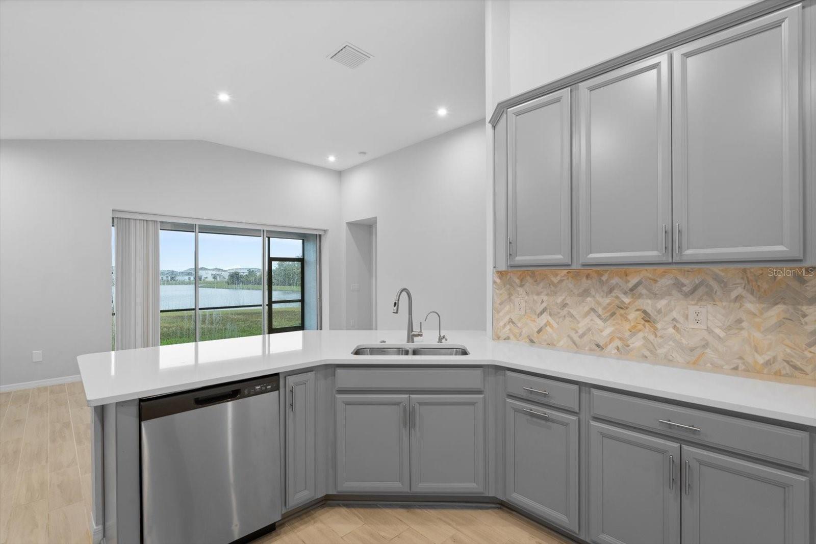 Image 14 of 57 For 6312 Laurelcrest Glen