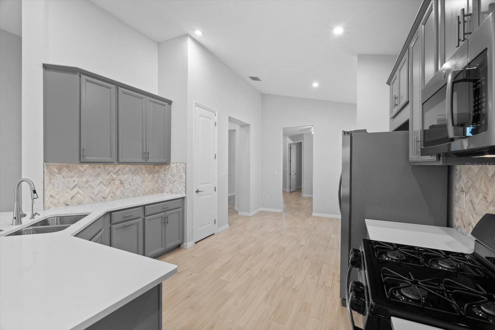 Image 15 of 57 For 6312 Laurelcrest Glen