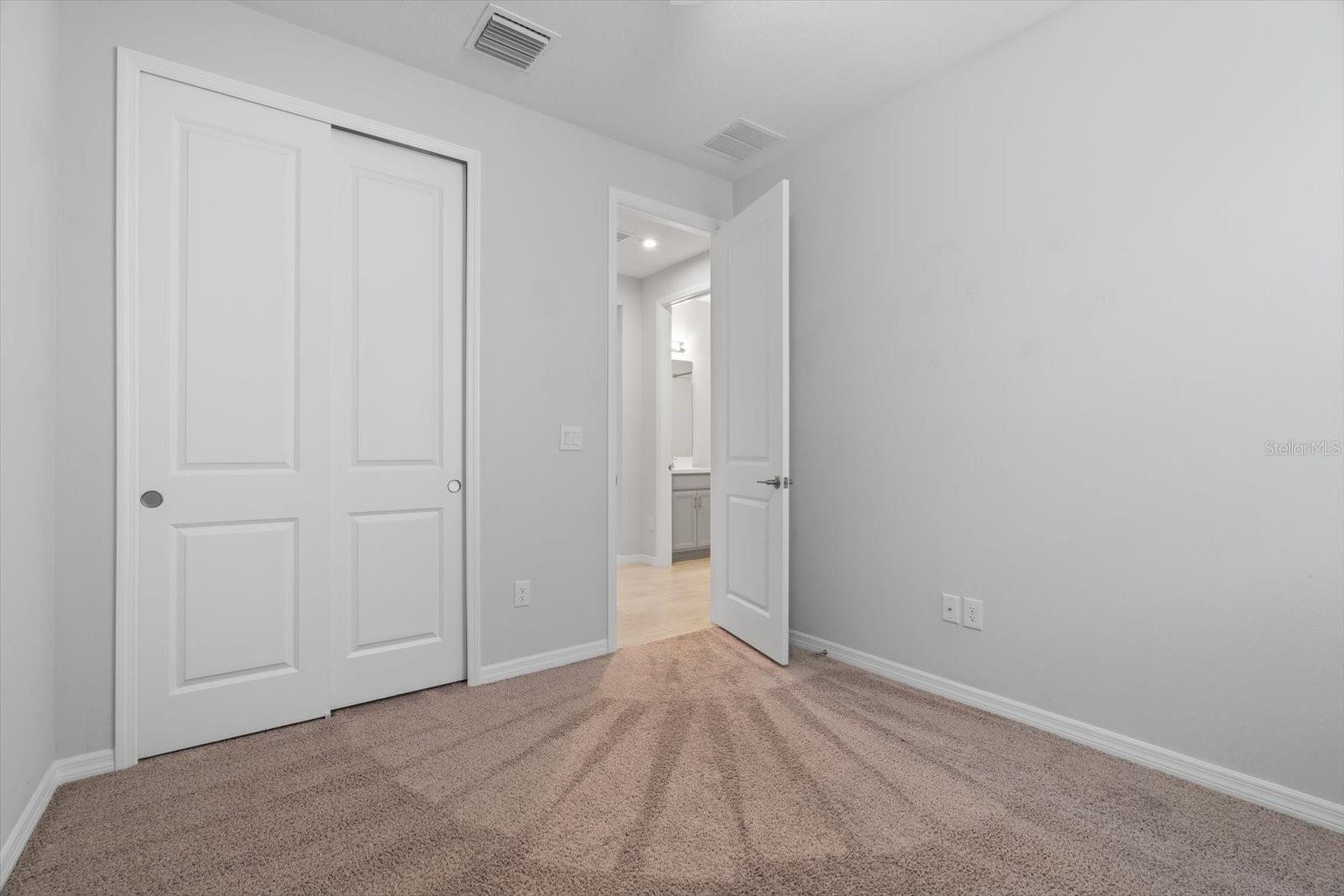 Image 32 of 57 For 6312 Laurelcrest Glen