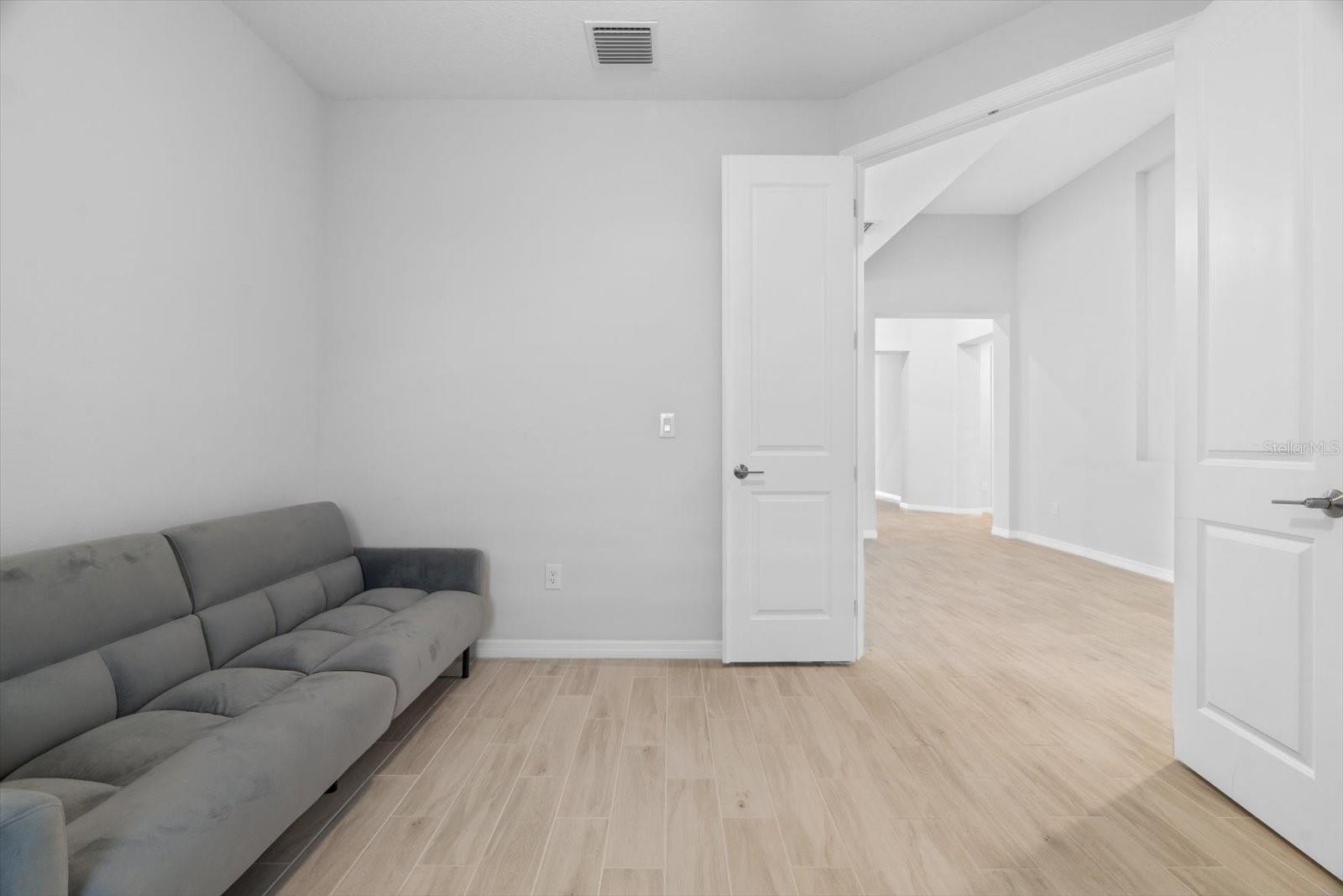 Image 7 of 57 For 6312 Laurelcrest Glen