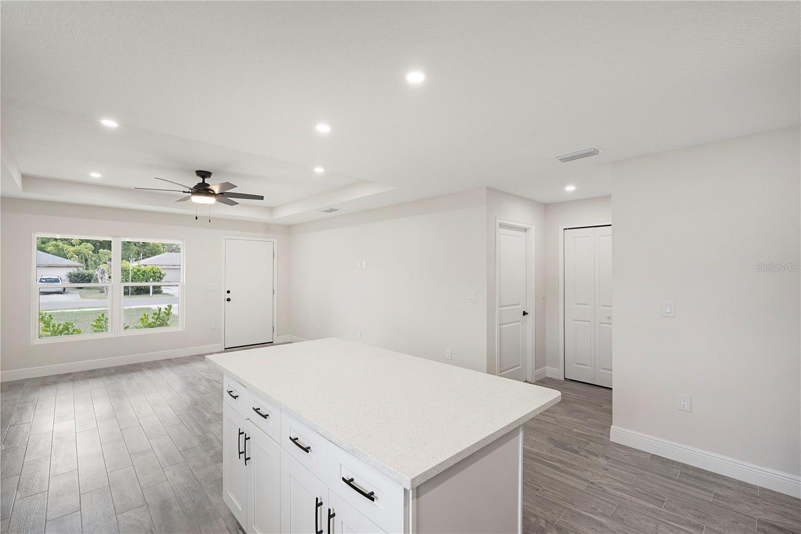 Image 11 of 30 For 2008 2nd Avenue E