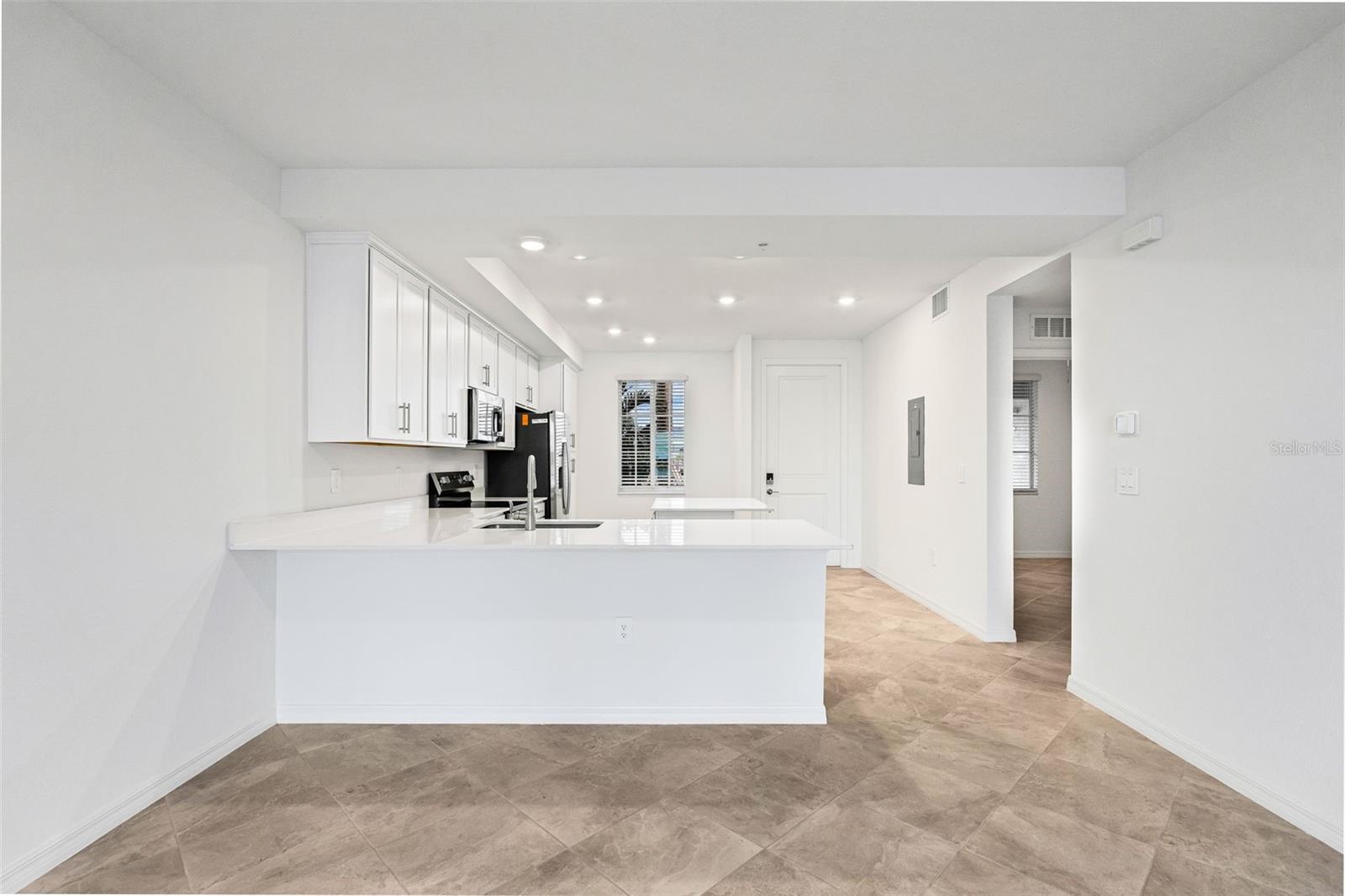 Image 10 of 37 For 19140 Scallop Loop 105