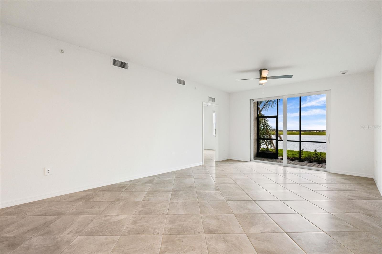 Image 11 of 37 For 19140 Scallop Loop 105