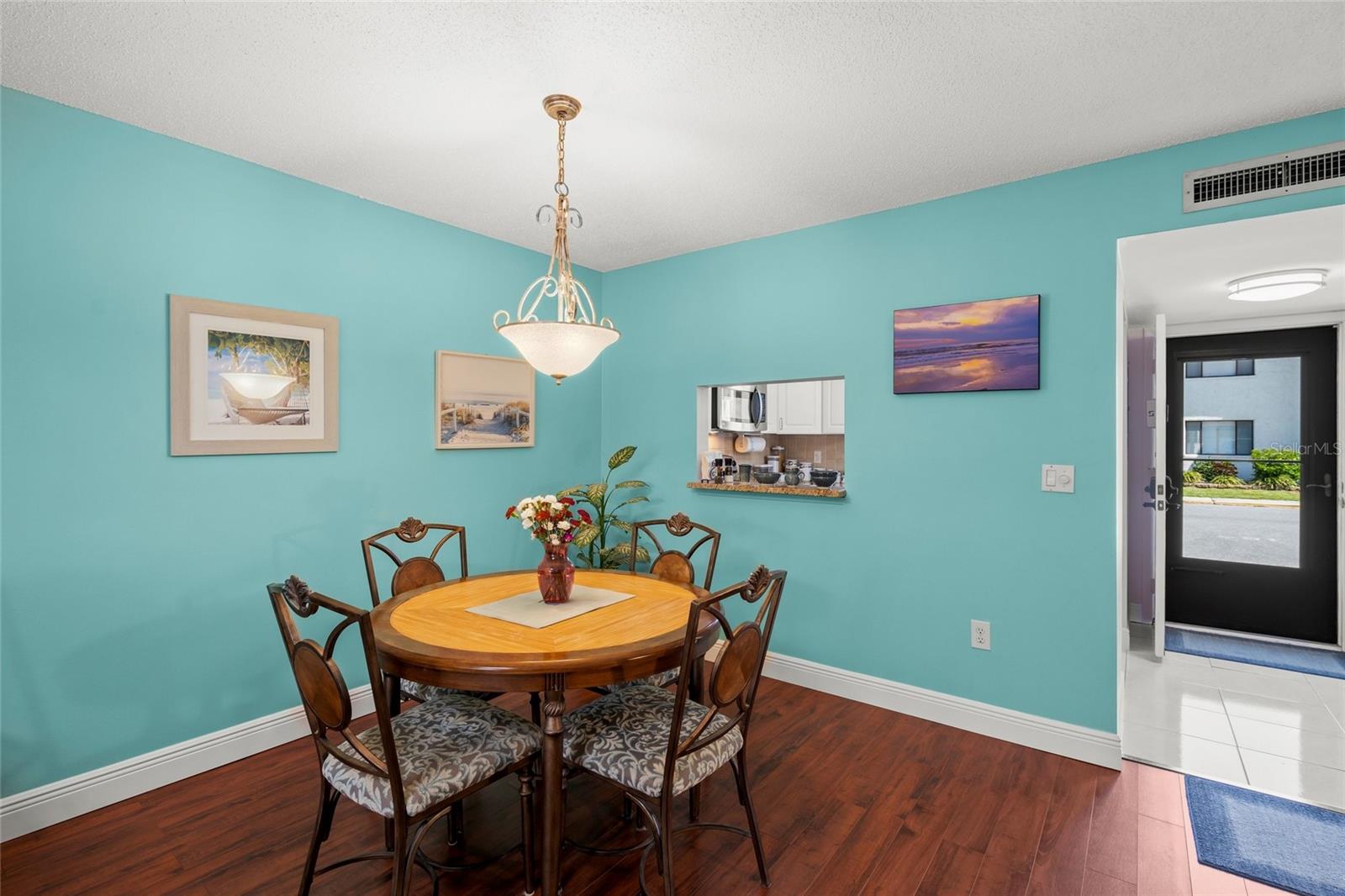 Image 10 of 40 For 1630 Stickney Point Road 101