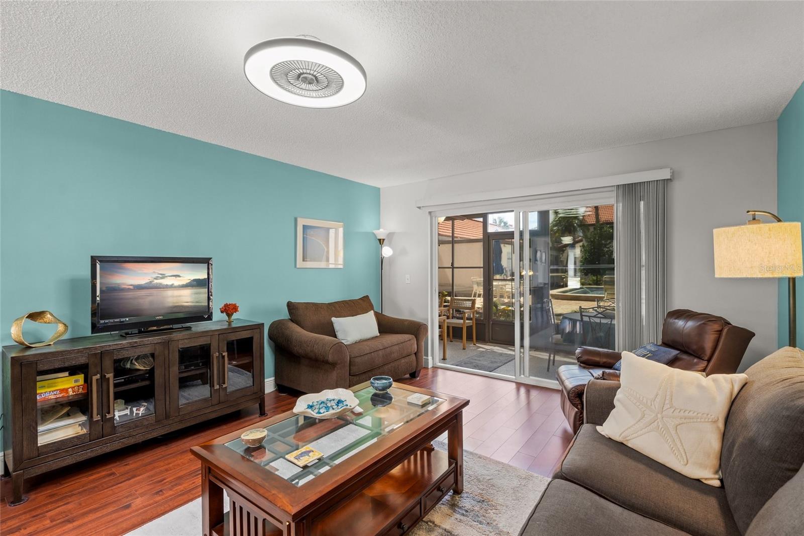 Image 15 of 40 For 1630 Stickney Point Road 101