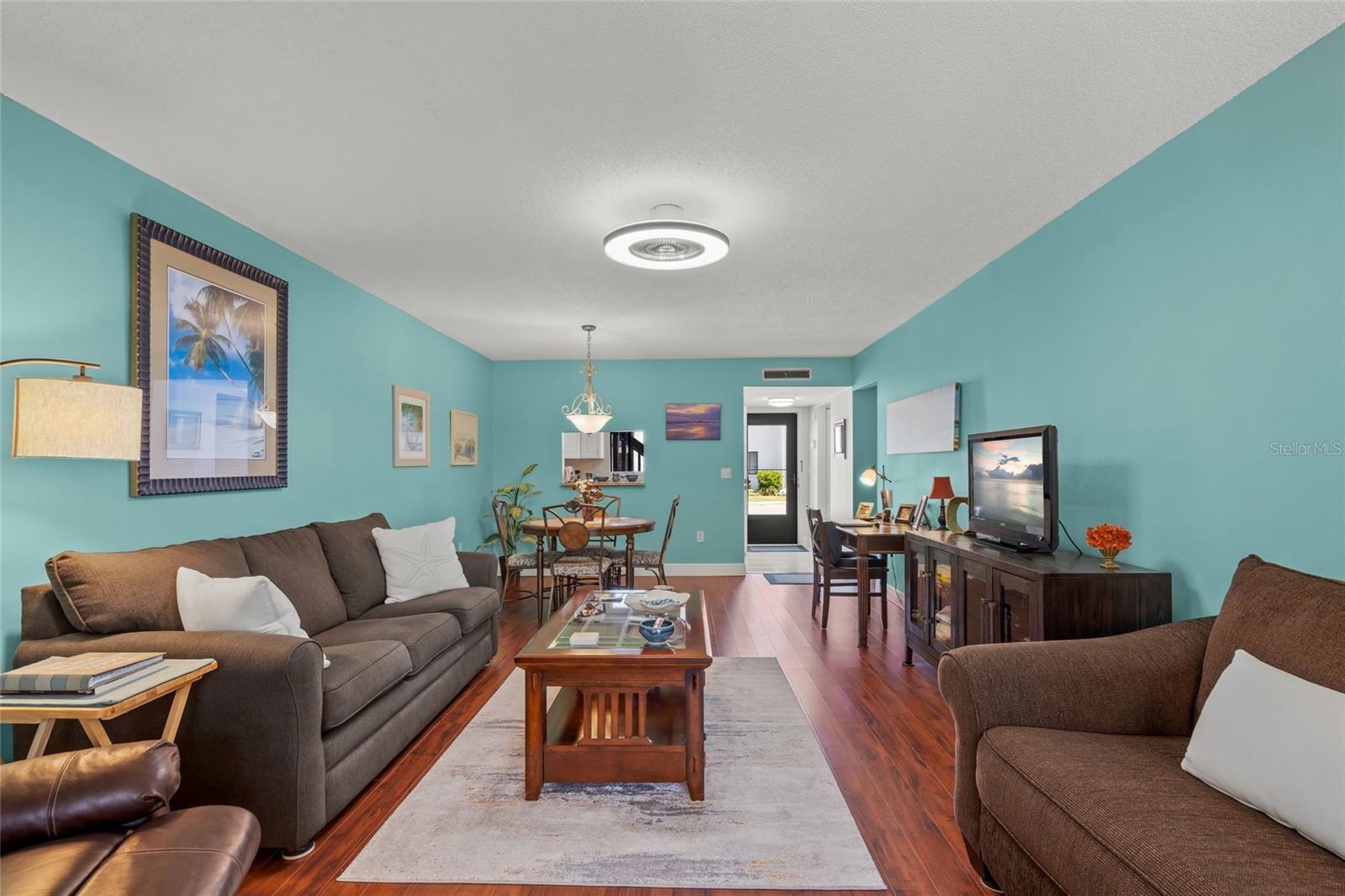 Image 16 of 40 For 1630 Stickney Point Road 101