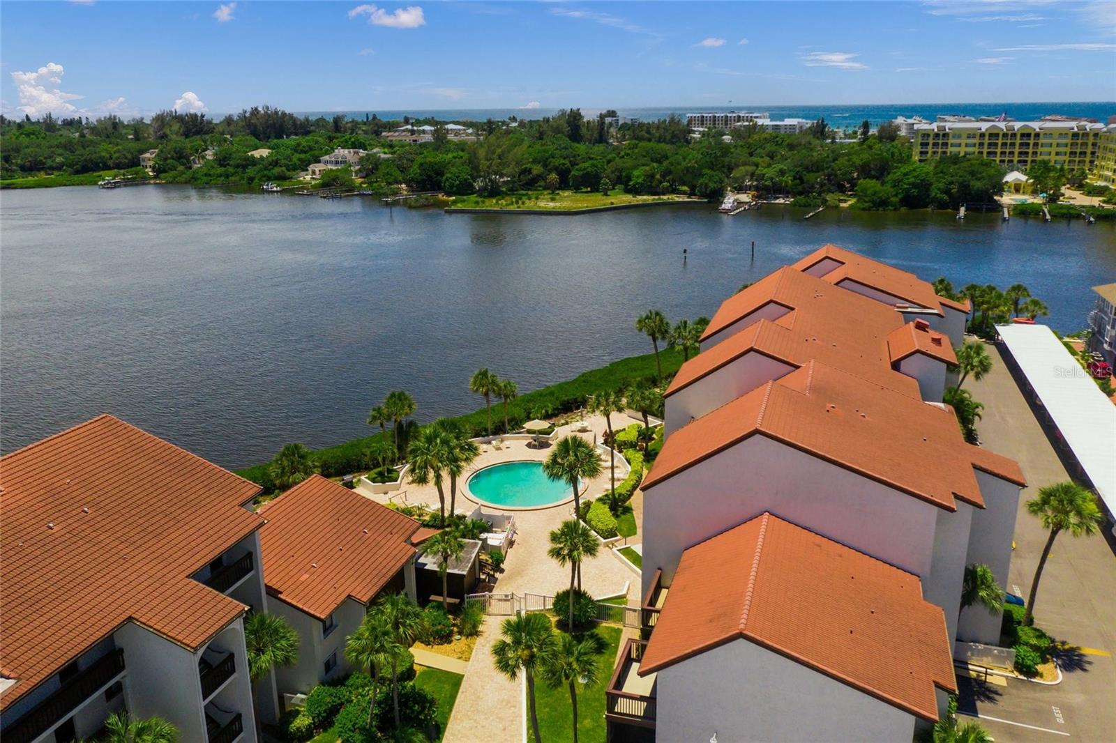 Image 31 of 40 For 1630 Stickney Point Road 101