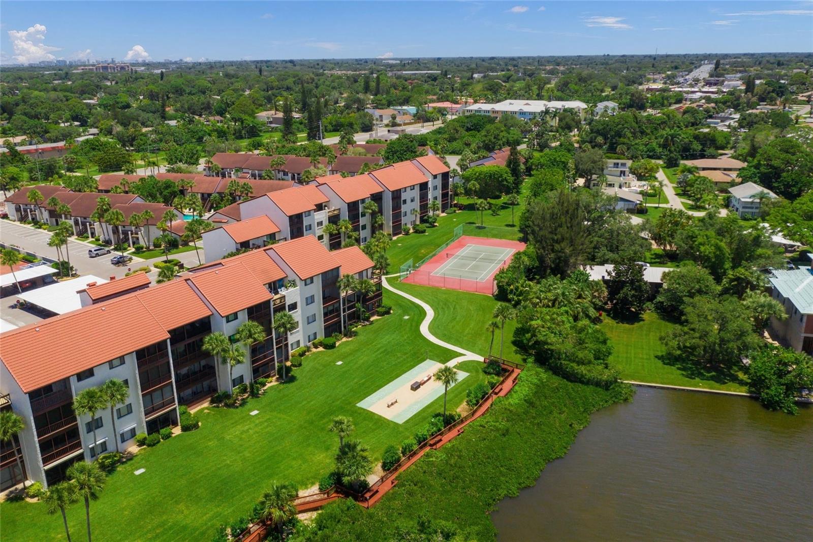 Image 32 of 40 For 1630 Stickney Point Road 101