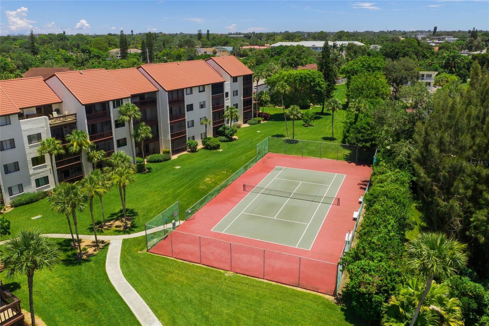 Image 33 of 40 For 1630 Stickney Point Road 101