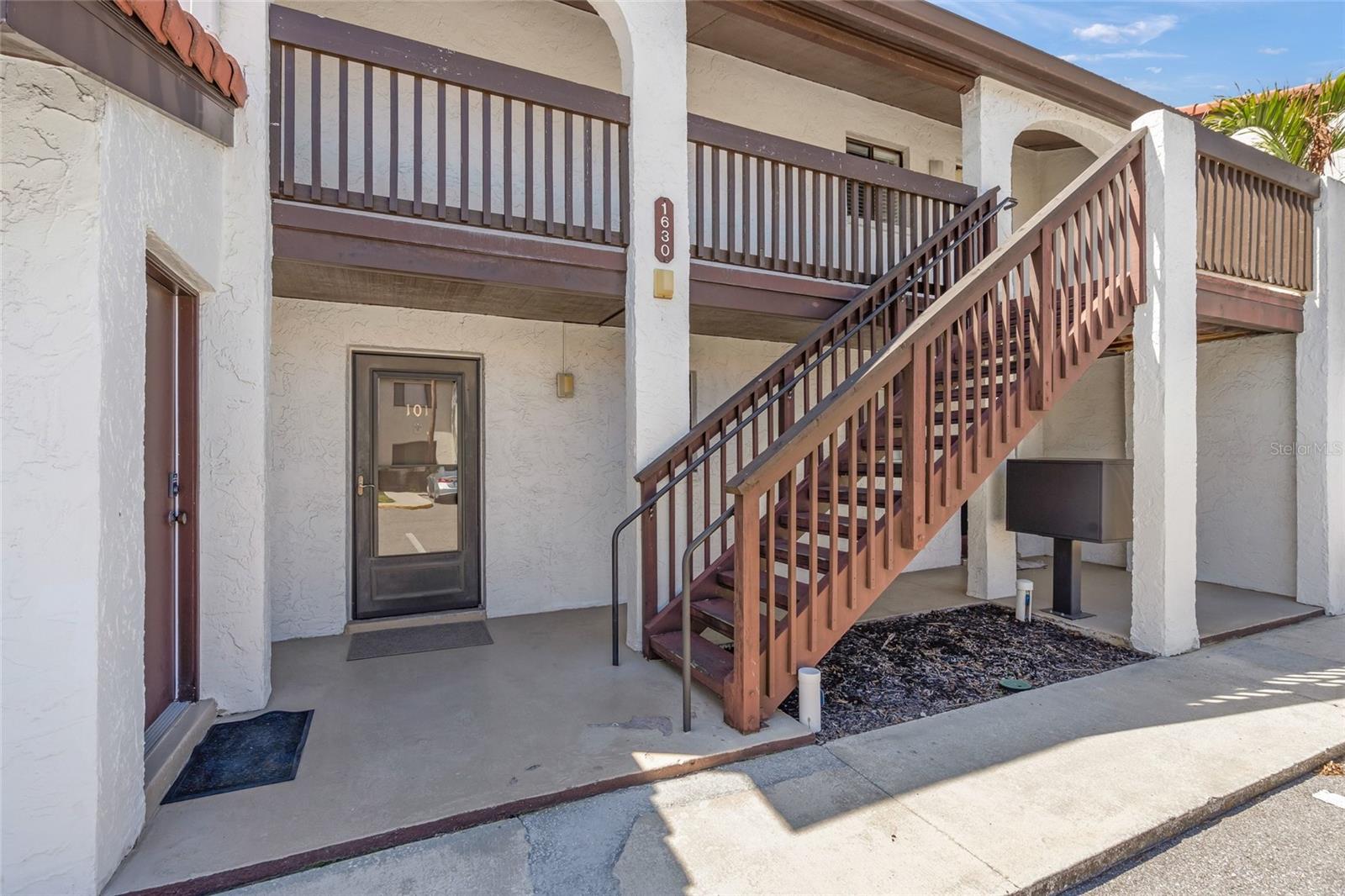 Image 4 of 40 For 1630 Stickney Point Road 101