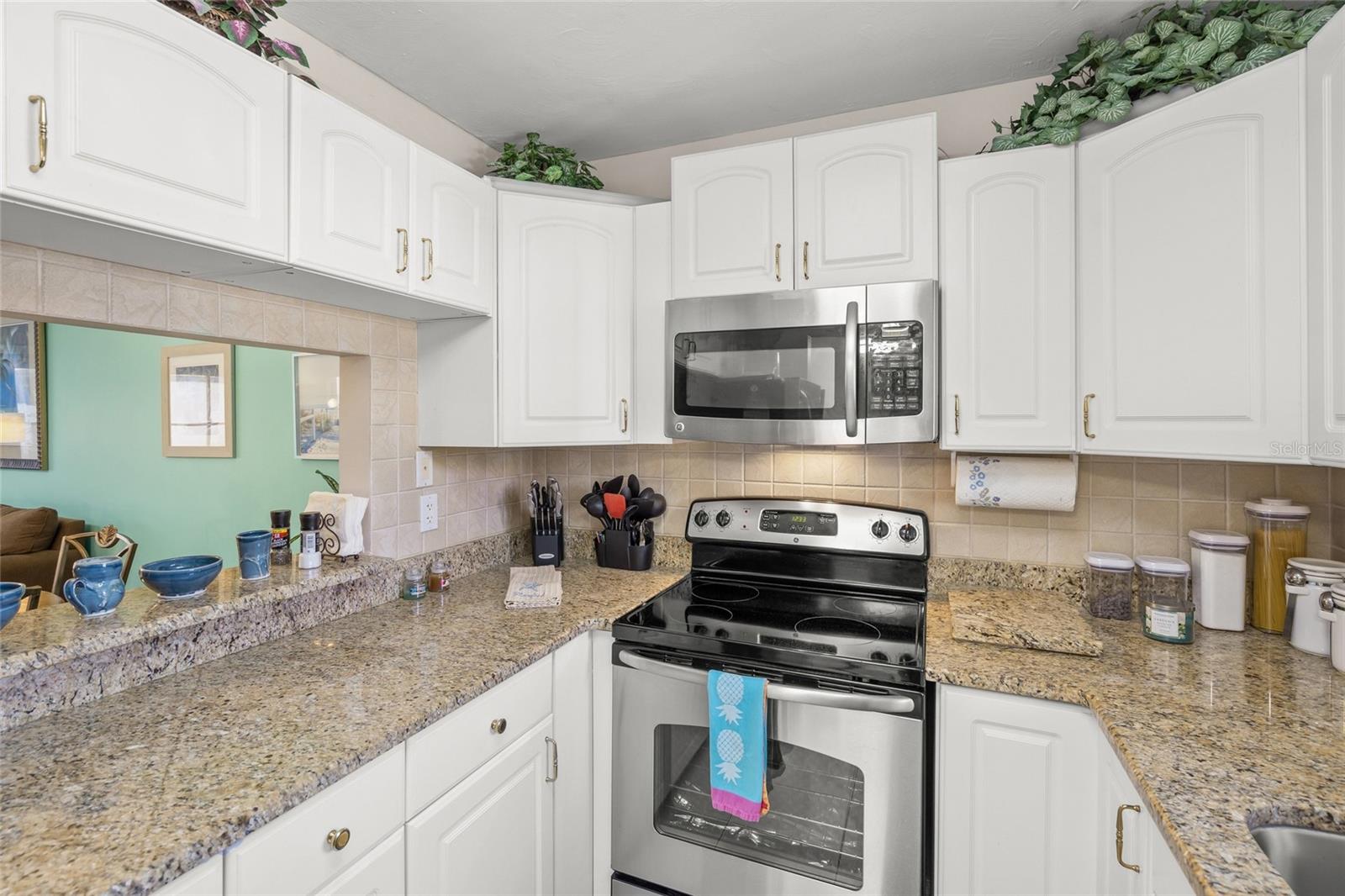 Image 7 of 40 For 1630 Stickney Point Road 101