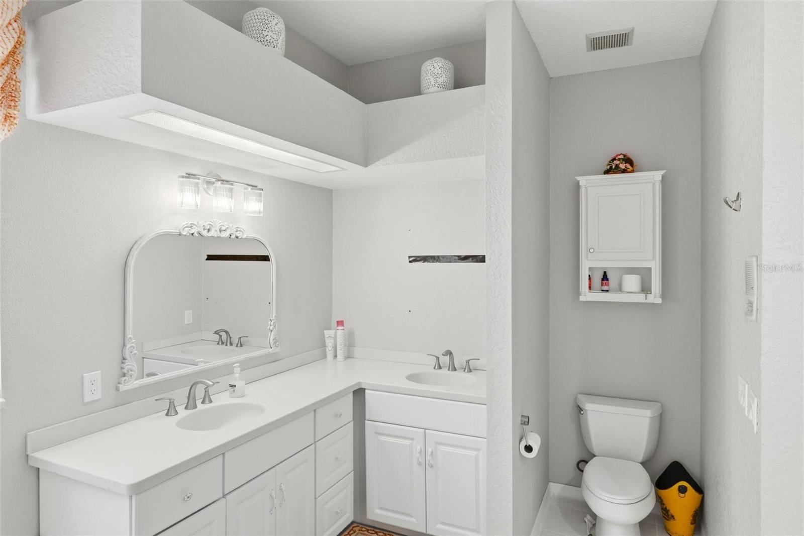 Image 16 of 51 For 2499 Silver Palm Road