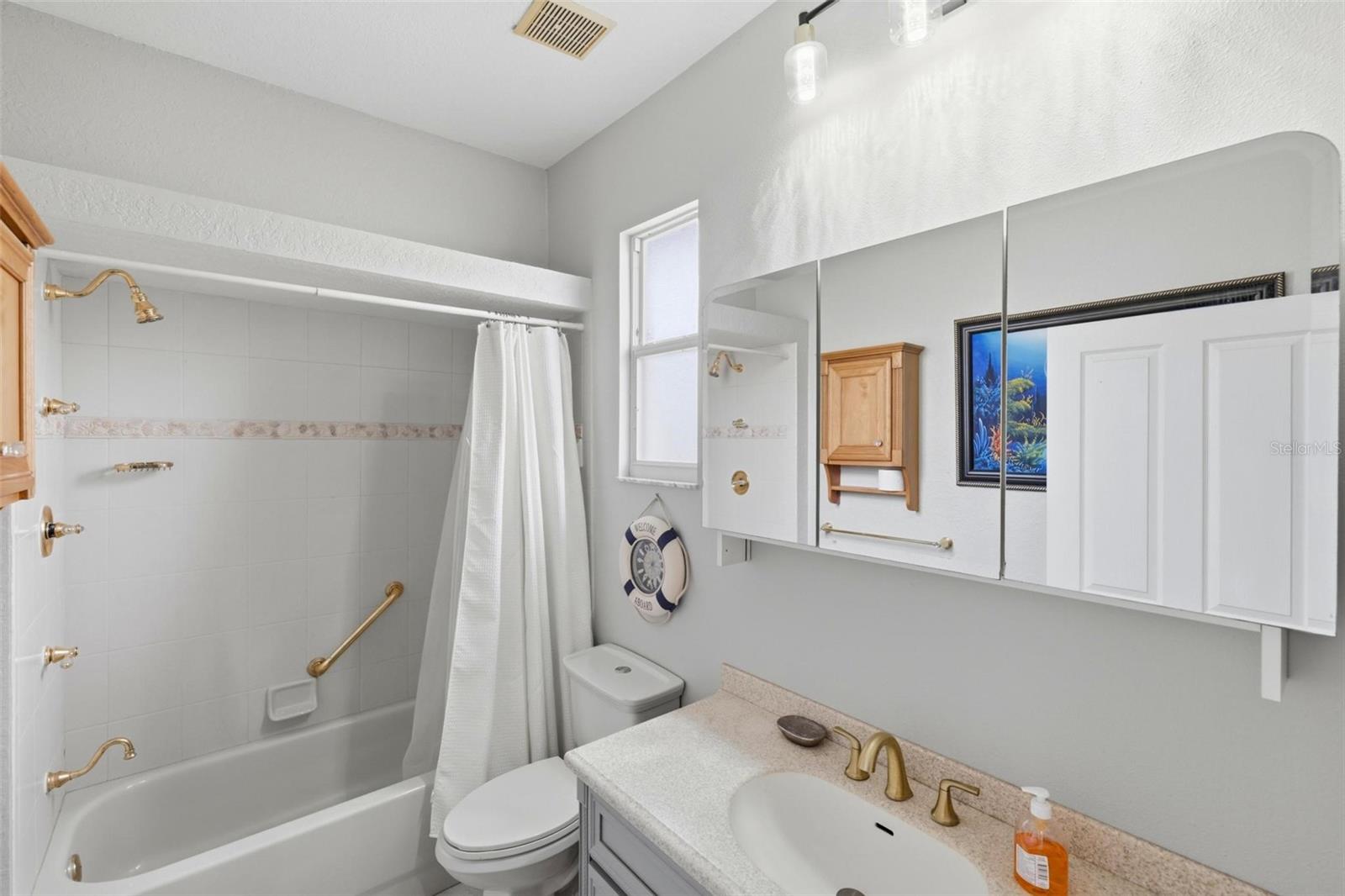 Image 21 of 51 For 2499 Silver Palm Road