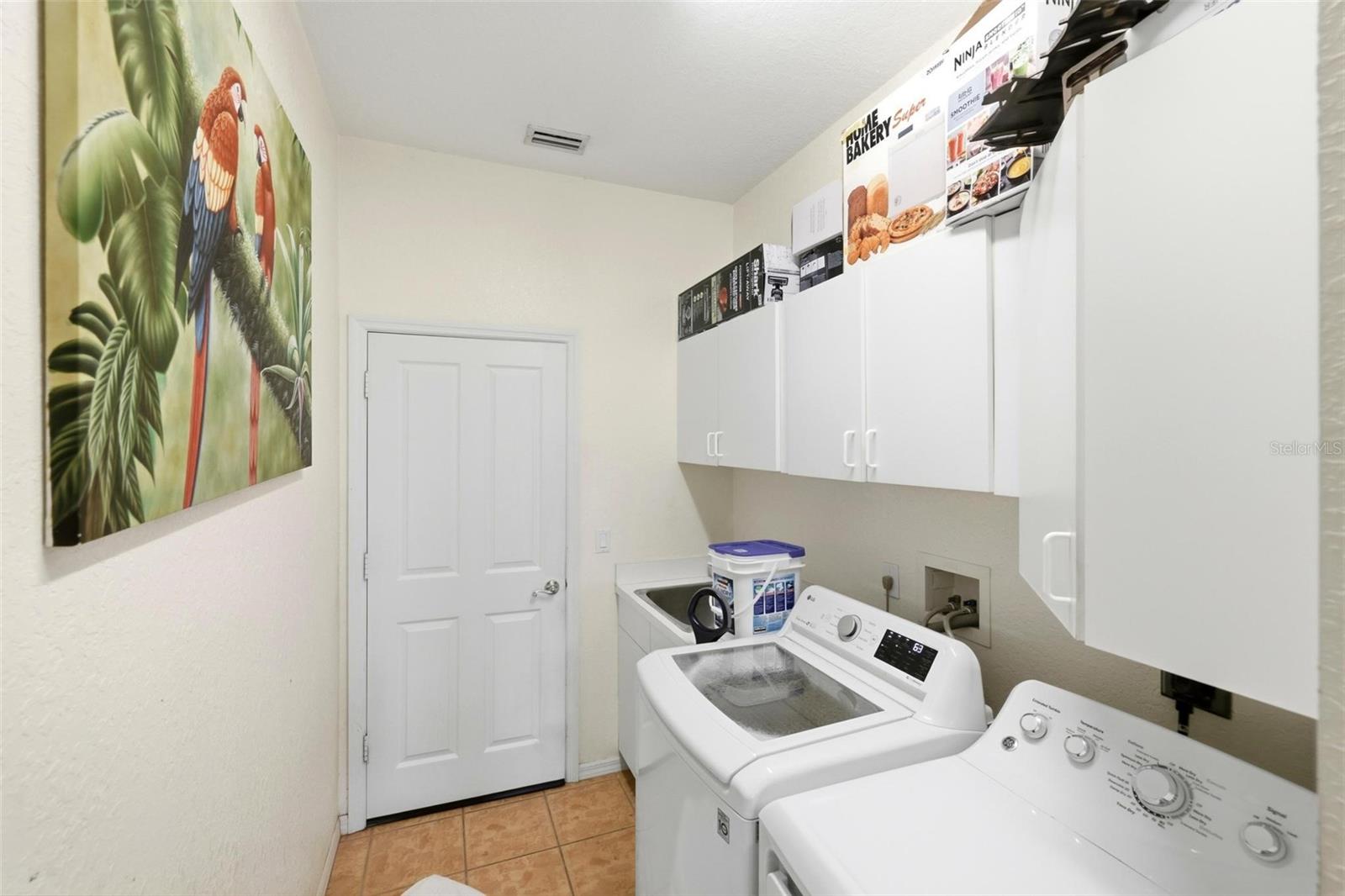 Image 22 of 51 For 2499 Silver Palm Road