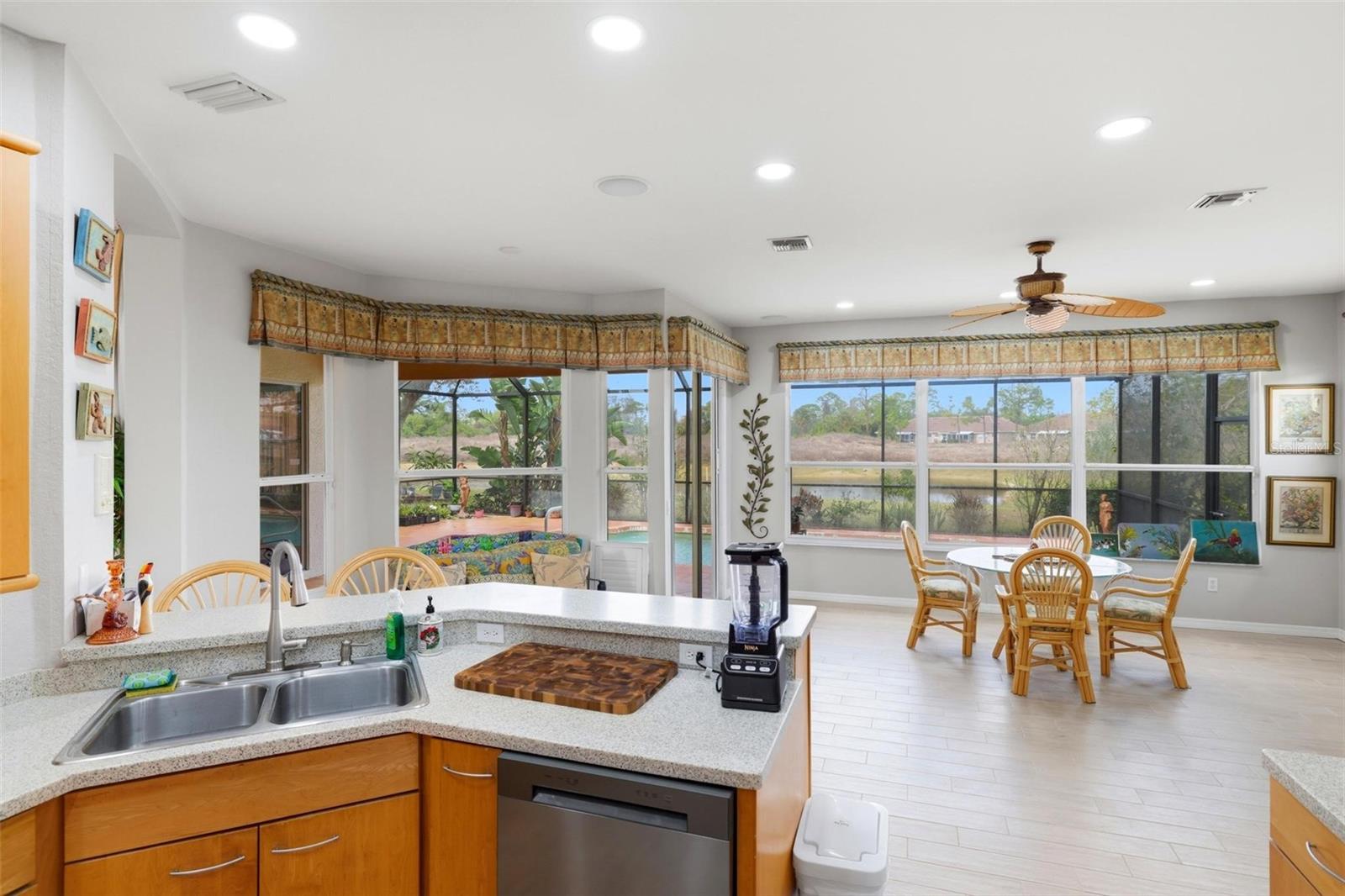 Image 38 of 51 For 2499 Silver Palm Road