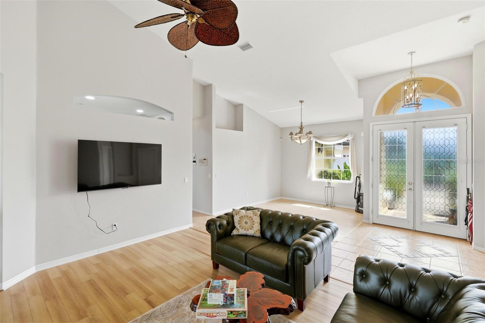 Image 9 of 51 For 2499 Silver Palm Road