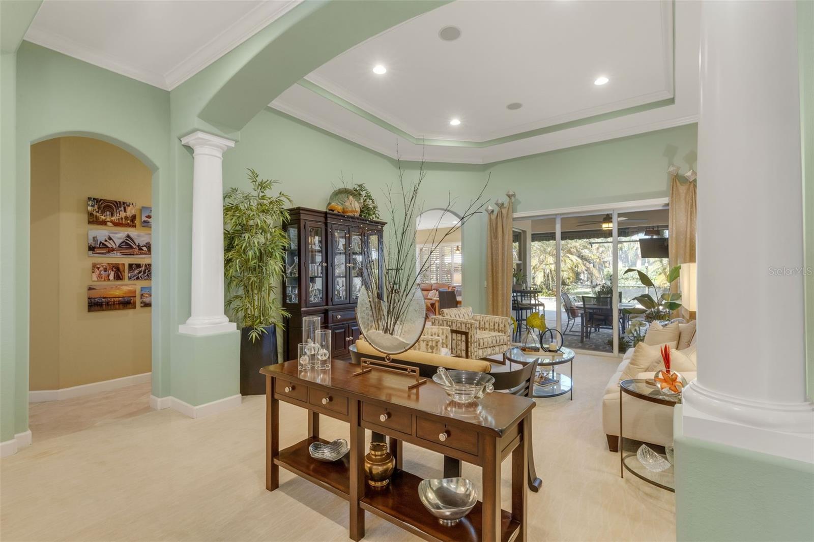 Image 5 of 66 For 101 Medici Court