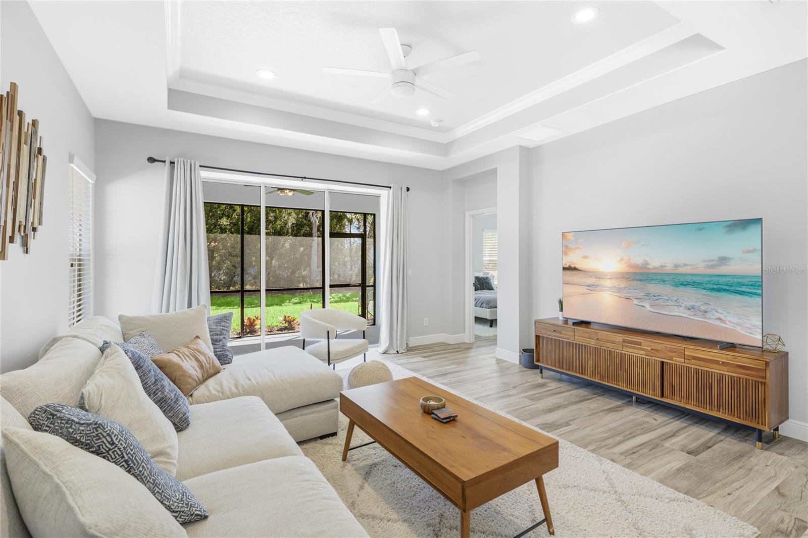 Image 11 of 32 For 1735 Lake Verona Circle