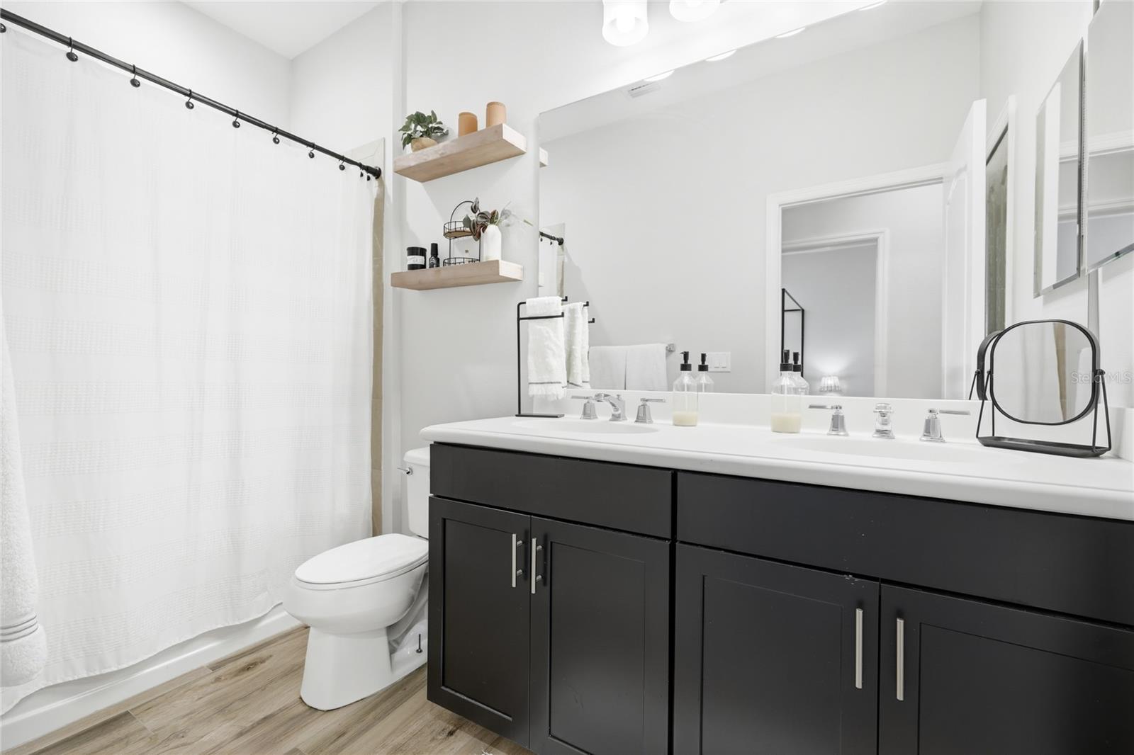 Image 14 of 32 For 1735 Lake Verona Circle