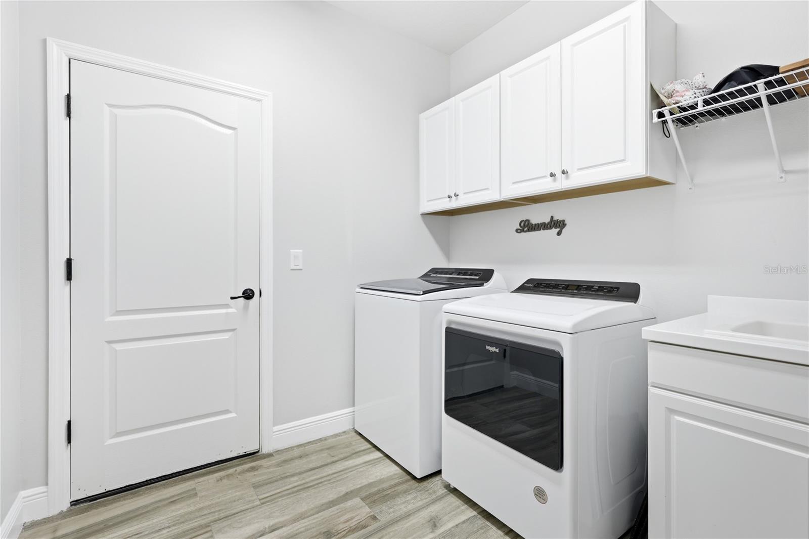 Image 19 of 32 For 1735 Lake Verona Circle