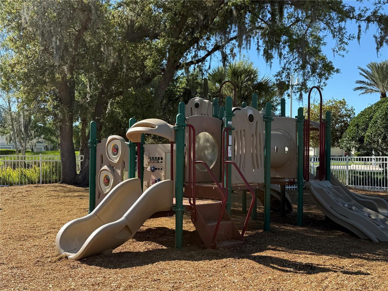 Image 28 of 32 For 1735 Lake Verona Circle