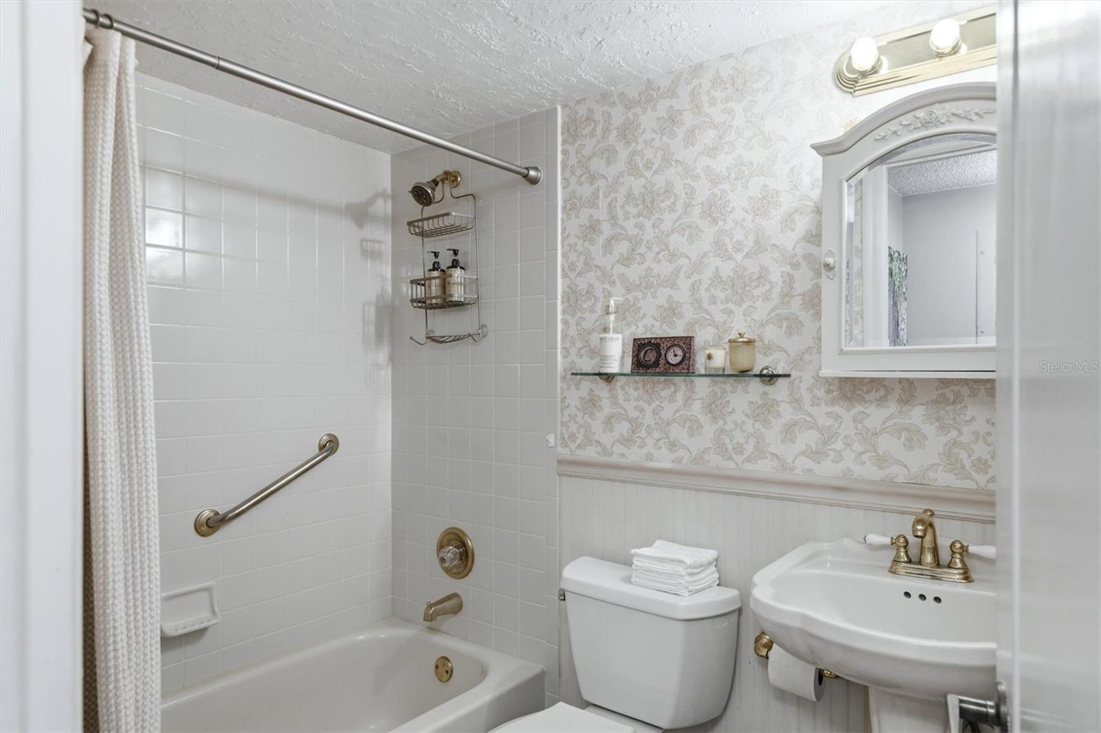 Image 36 of 55 For 7301 29th Avenue Drive W 204