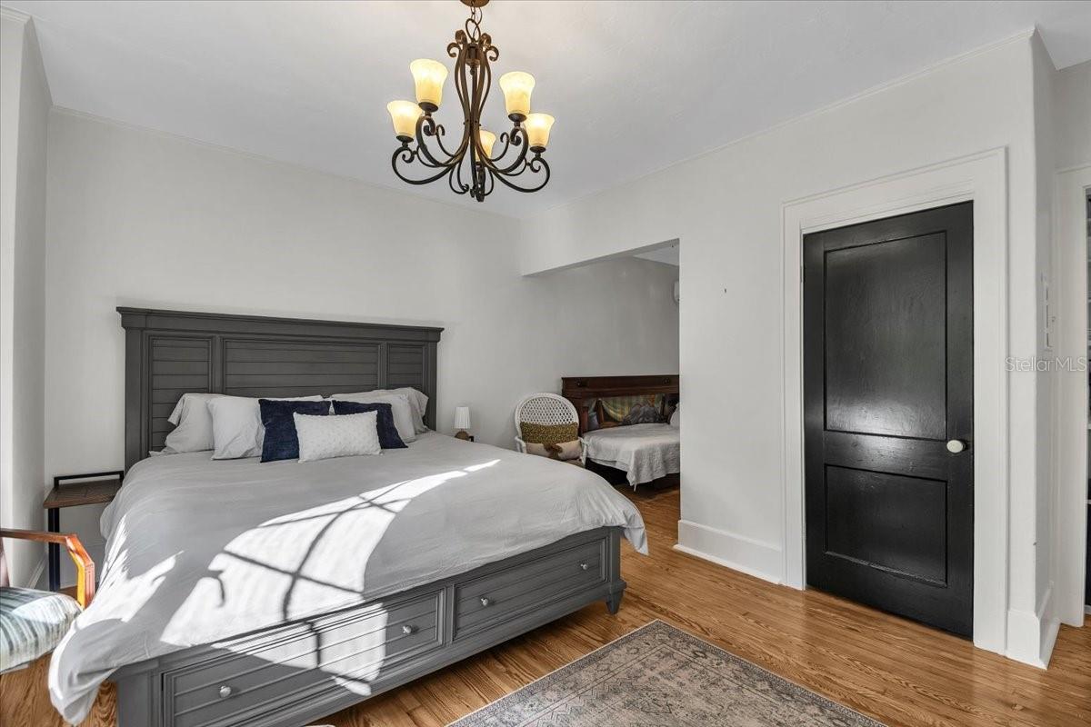 Image 4 of 13 For 210 17th Street Nw 37