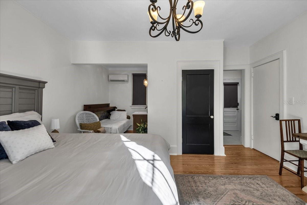 Image 7 of 13 For 210 17th Street Nw 37